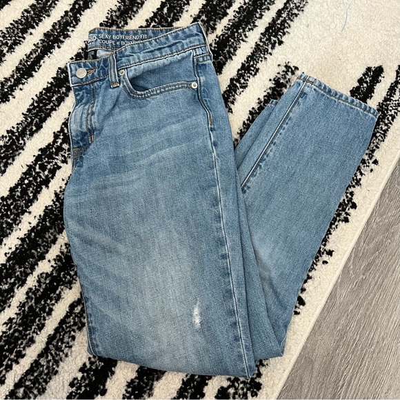 GAP Boyfriend Denim 1969 Mid Rise Sexy Boyfriend Fit Jeans - Picture 3 of 8